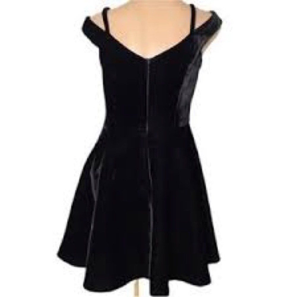 Francesca's Black Velvet Dress with Floral Embroidery. Size Medium - Picture 2 of 5